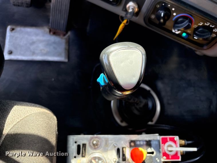 image for item EG9094 2001 Western Star 4900 dump truck