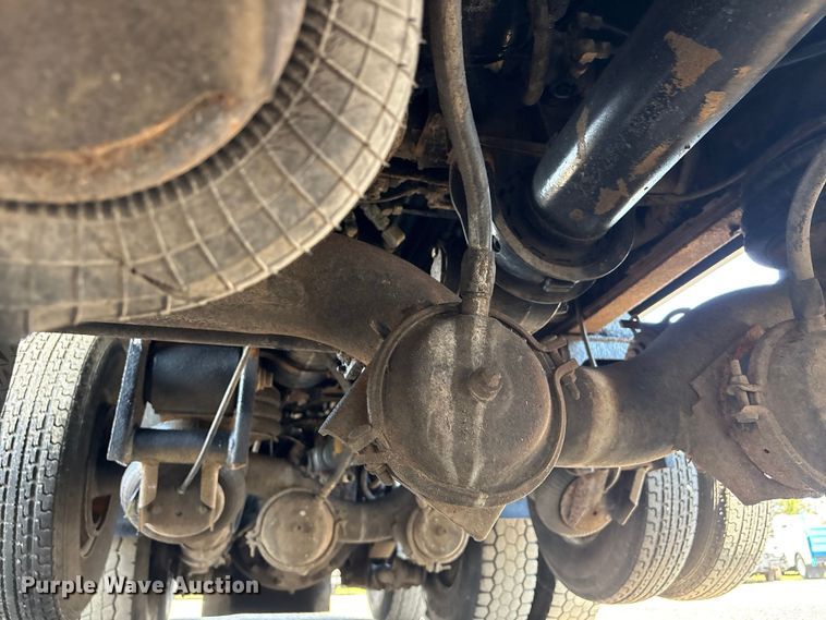 image for item EG9094 2001 Western Star 4900 dump truck