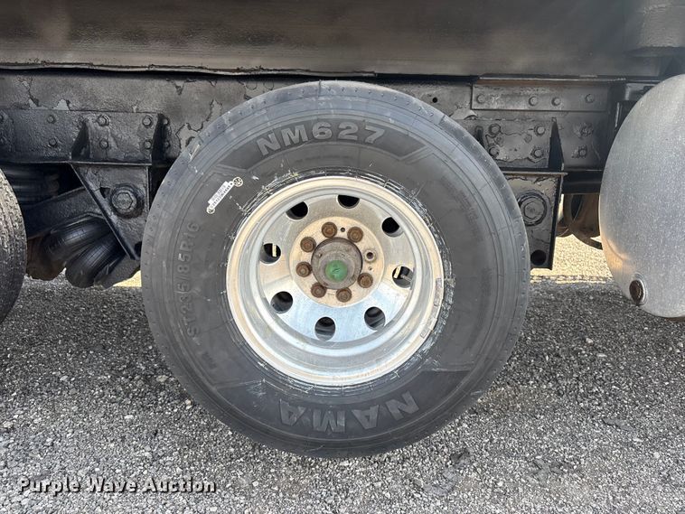 image for item EG9094 2001 Western Star 4900 dump truck
