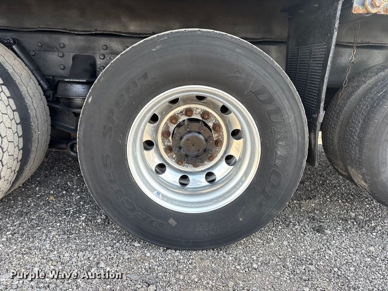 image for item EG9094 2001 Western Star 4900 dump truck
