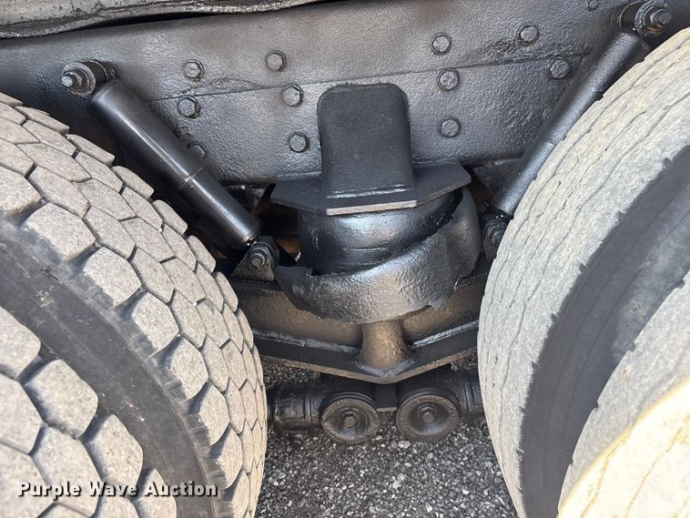 image for item EG9094 2001 Western Star 4900 dump truck