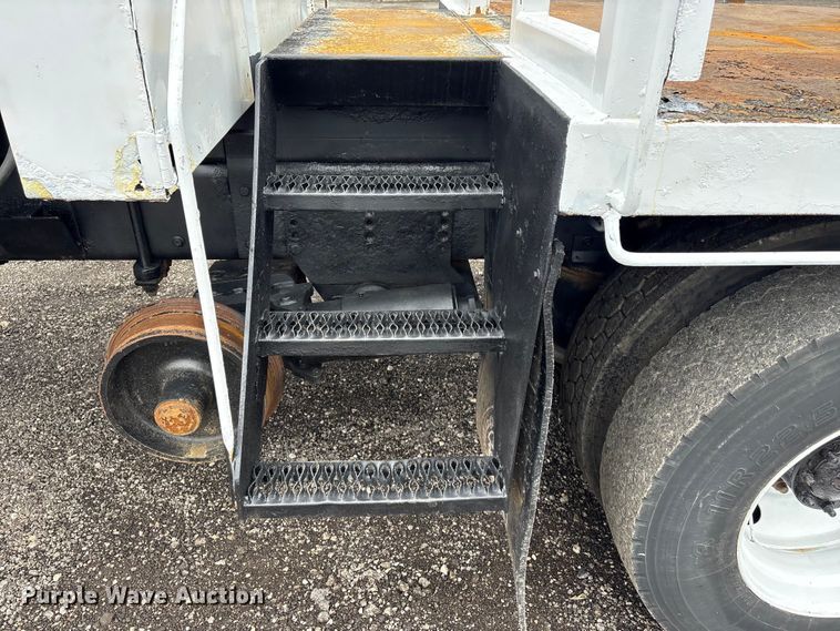 image for item EG9102 2005 Freightliner Business Class M2 Crew Cab crane truck