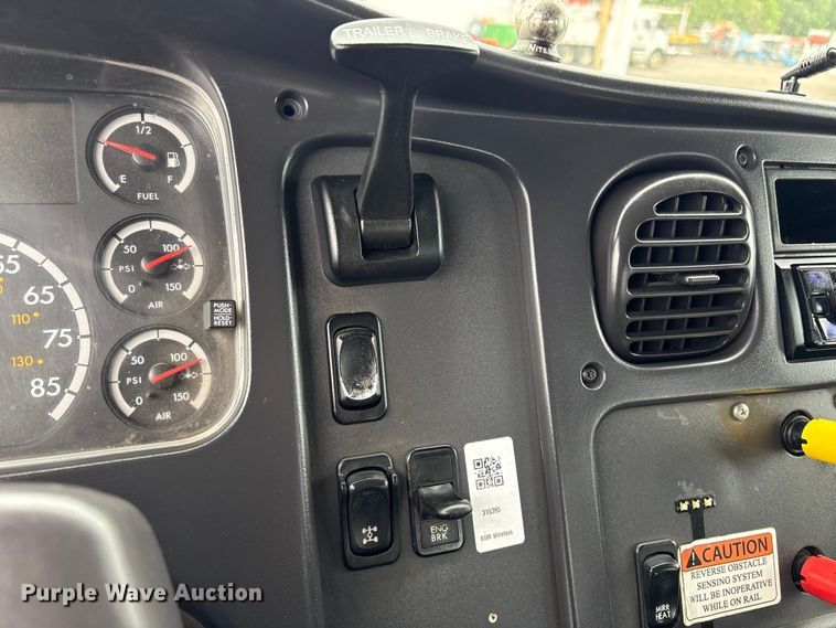 image for item EG9102 2005 Freightliner Business Class M2 Crew Cab crane truck