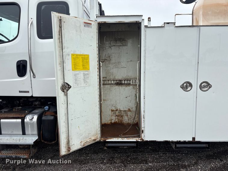 image for item EG9104 2012 Freightliner Business Class M2 crane truck