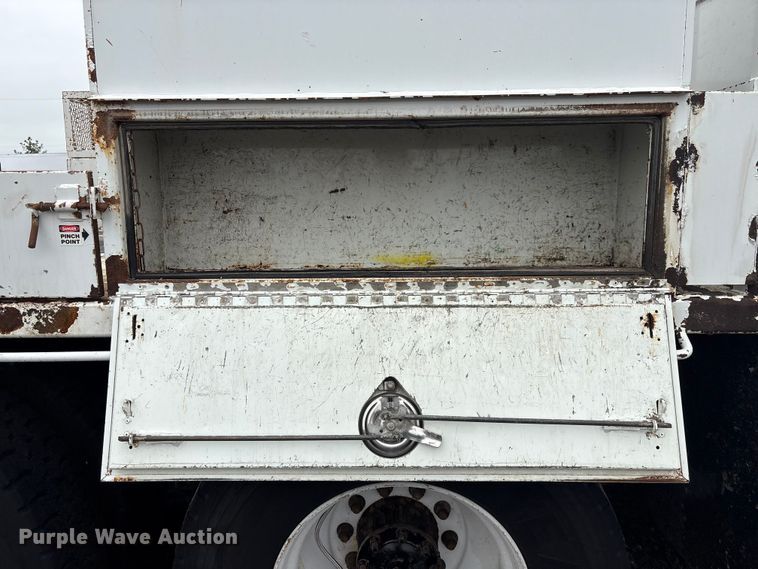 image for item EG9104 2012 Freightliner Business Class M2 crane truck