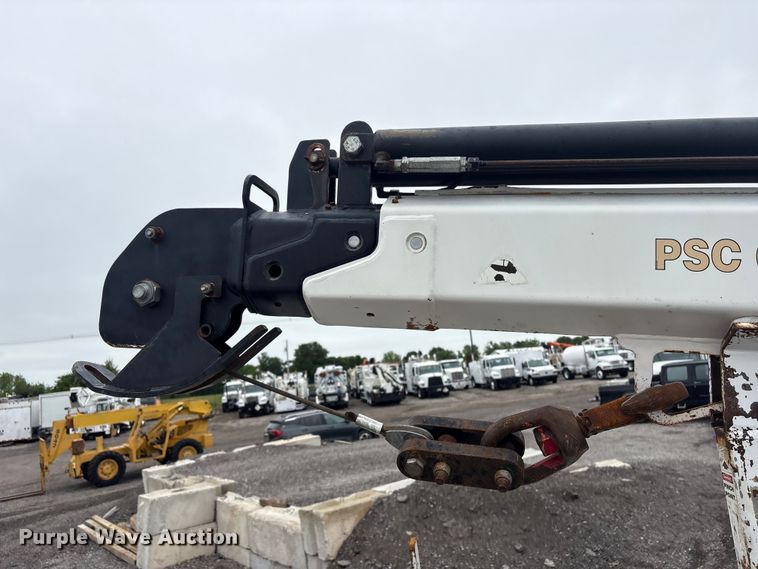 image for item EG9104 2012 Freightliner Business Class M2 crane truck