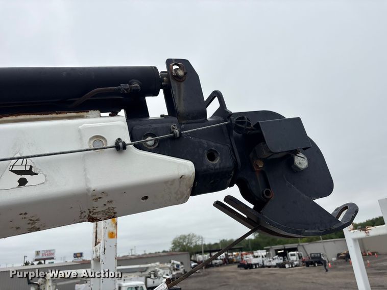 image for item EG9104 2012 Freightliner Business Class M2 crane truck