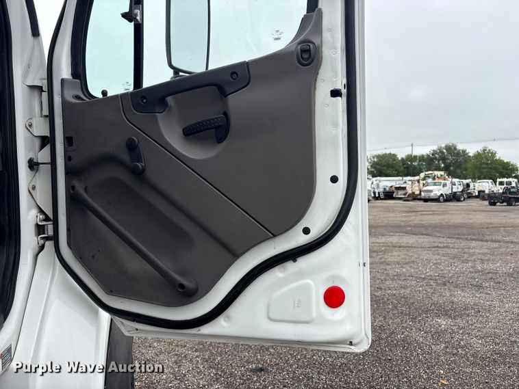 image for item EG9104 2012 Freightliner Business Class M2 crane truck