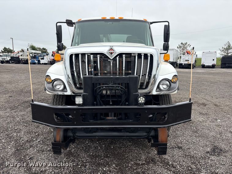 image for item EG9105 2009 International WorkStar 7500 crane truck