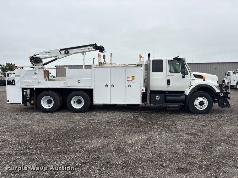 image for item EG9105 2009 International WorkStar 7500 crane truck