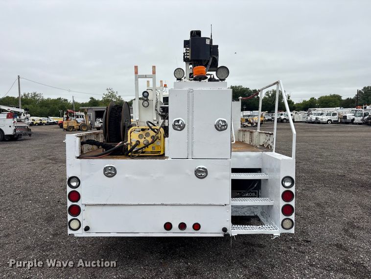 image for item EG9105 2009 International WorkStar 7500 crane truck