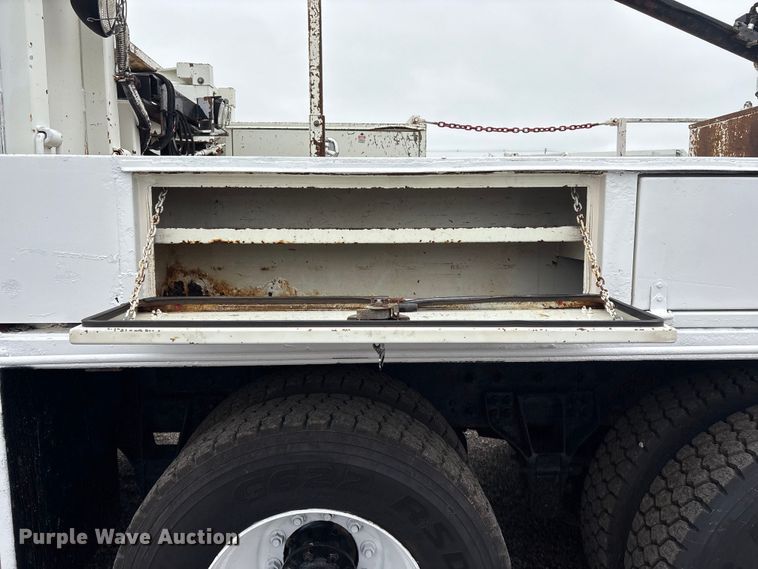 image for item EG9105 2009 International WorkStar 7500 crane truck