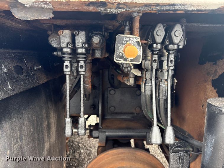 image for item EG9105 2009 International WorkStar 7500 crane truck