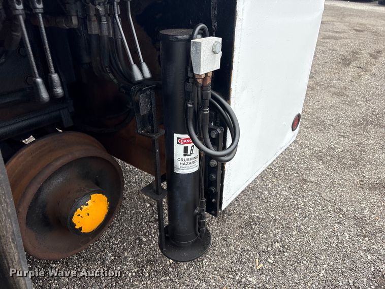 image for item EG9105 2009 International WorkStar 7500 crane truck