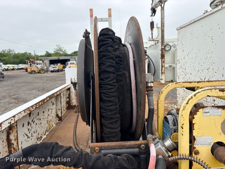 image for item EG9105 2009 International WorkStar 7500 crane truck
