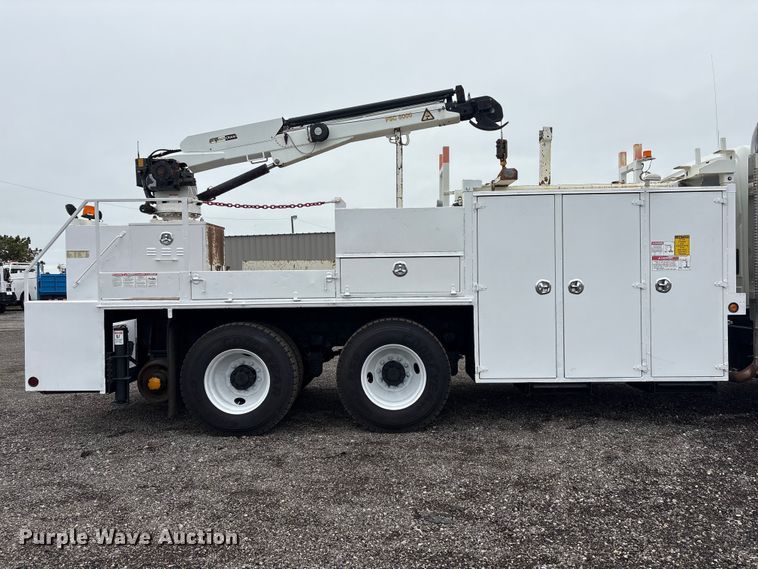 image for item EG9105 2009 International WorkStar 7500 crane truck