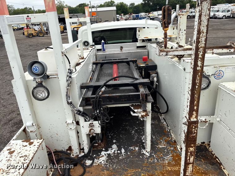 image for item EG9105 2009 International WorkStar 7500 crane truck