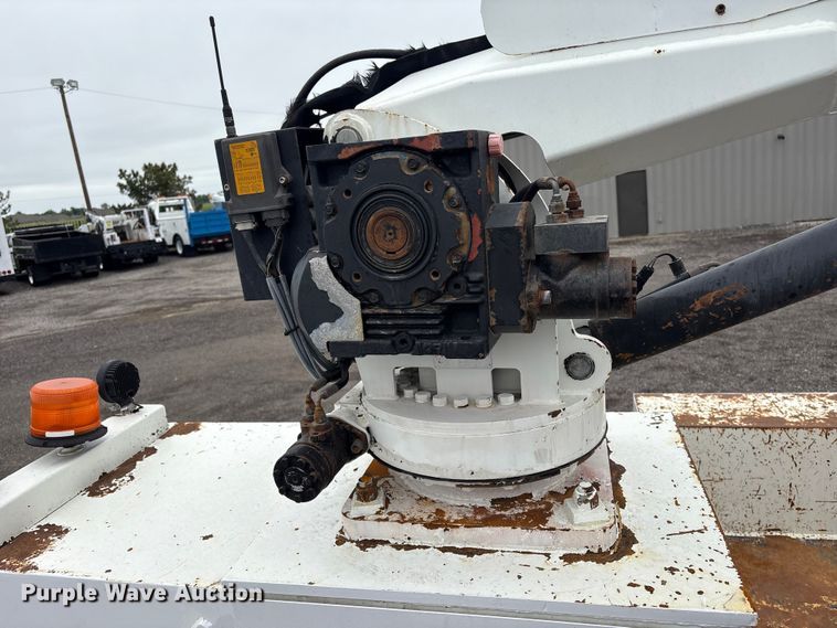 image for item EG9105 2009 International WorkStar 7500 crane truck