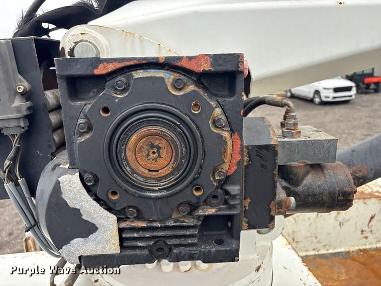image for item EG9105 2009 International WorkStar 7500 crane truck
