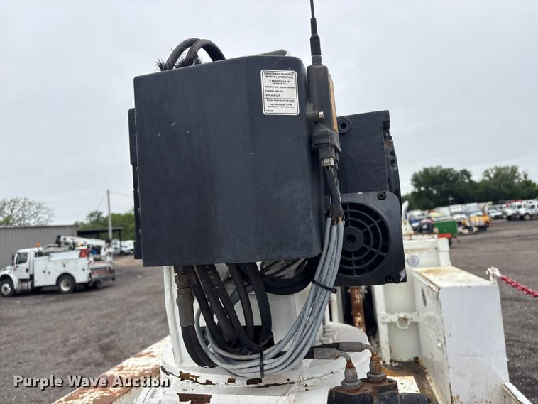 image for item EG9105 2009 International WorkStar 7500 crane truck