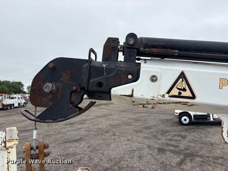 image for item EG9105 2009 International WorkStar 7500 crane truck