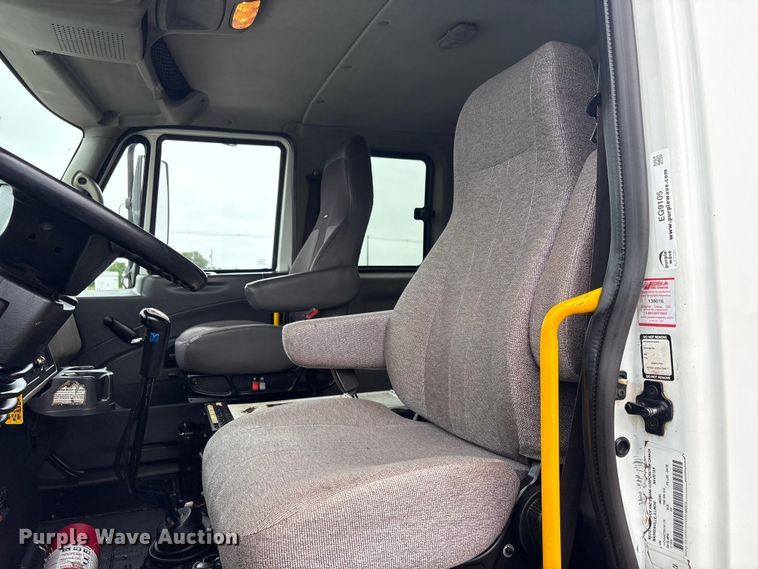 image for item EG9105 2009 International WorkStar 7500 crane truck