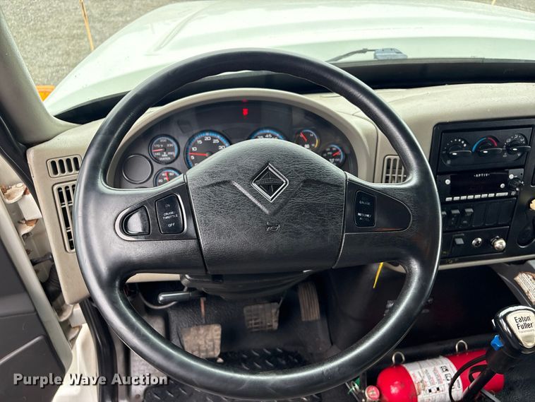 image for item EG9105 2009 International WorkStar 7500 crane truck