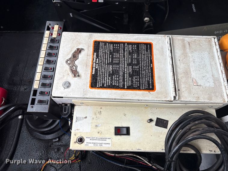 image for item EG9105 2009 International WorkStar 7500 crane truck