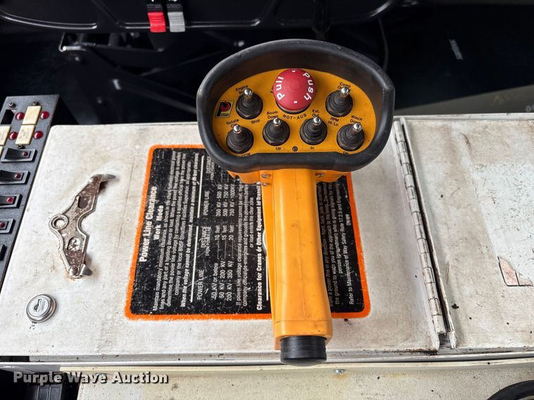 image for item EG9105 2009 International WorkStar 7500 crane truck