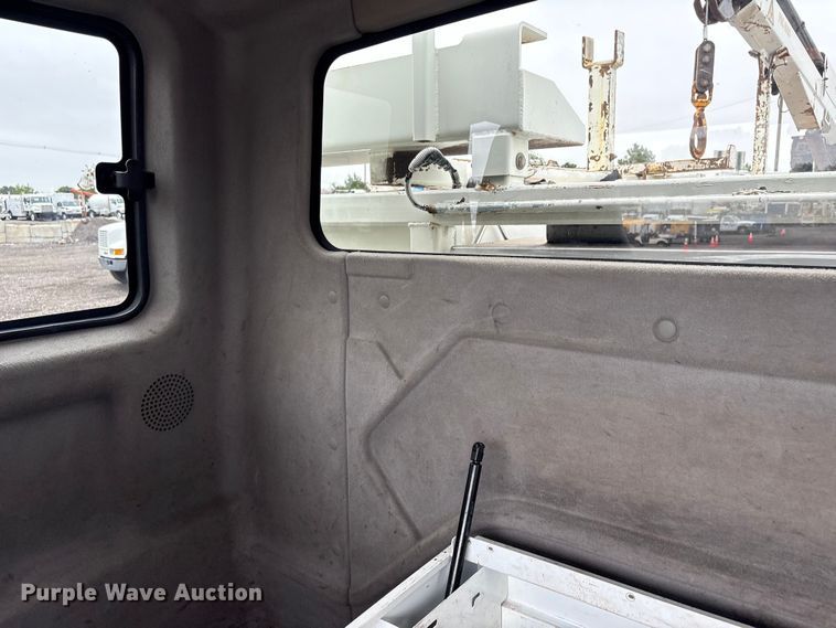 image for item EG9105 2009 International WorkStar 7500 crane truck
