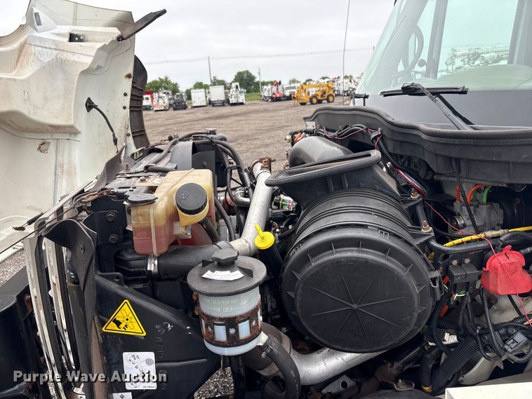 image for item EG9105 2009 International WorkStar 7500 crane truck
