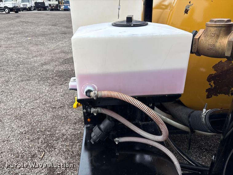 image for item EG9108 2023 Vermeer LP873SDT vacuum excavator