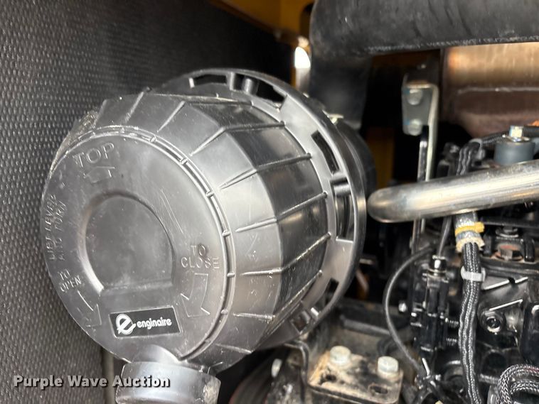 image for item EG9108 2023 Vermeer LP873SDT vacuum excavator