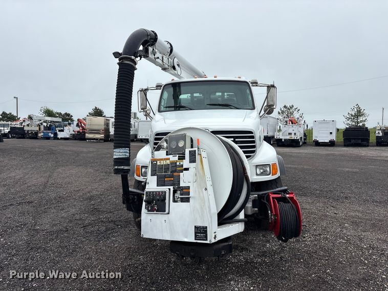 image for item EG9110 2009 Sterling L8500 sewer jetter truck