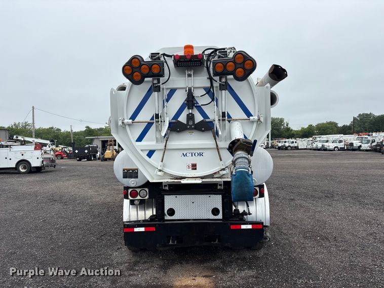 image for item EG9110 2009 Sterling L8500 sewer jetter truck