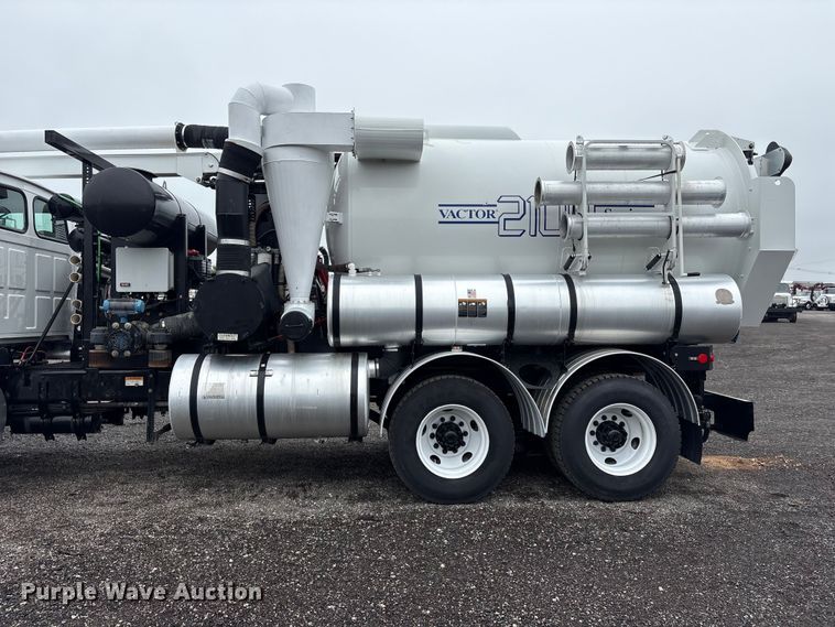 image for item EG9110 2009 Sterling L8500 sewer jetter truck