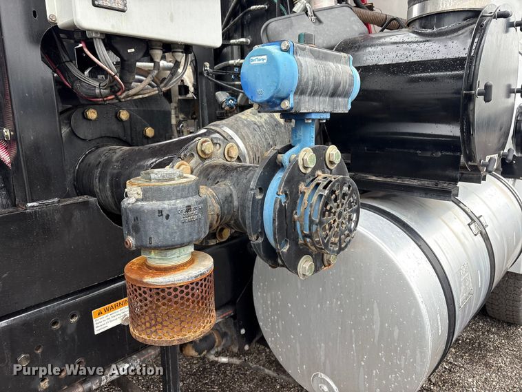 image for item EG9110 2009 Sterling L8500 sewer jetter truck