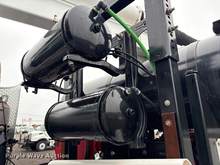 image for item EG9110 2009 Sterling L8500 sewer jetter truck