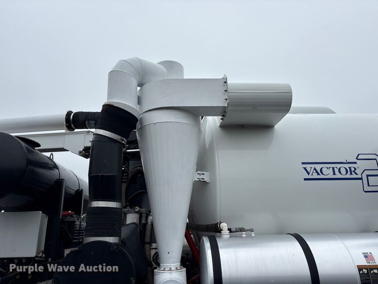 image for item EG9110 2009 Sterling L8500 sewer jetter truck