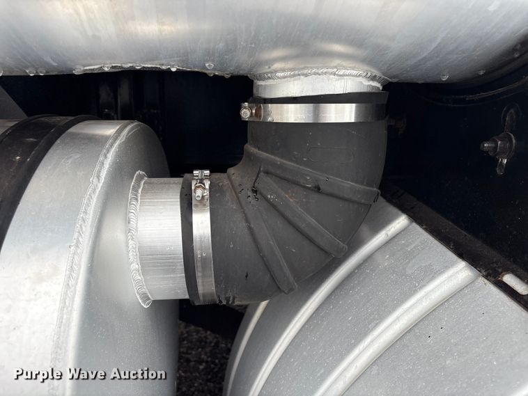 image for item EG9110 2009 Sterling L8500 sewer jetter truck