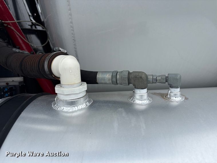 image for item EG9110 2009 Sterling L8500 sewer jetter truck