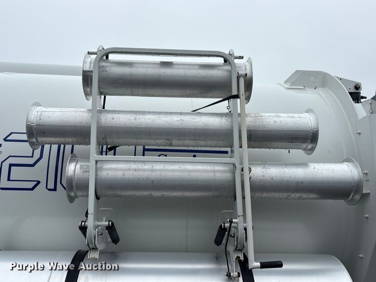 image for item EG9110 2009 Sterling L8500 sewer jetter truck
