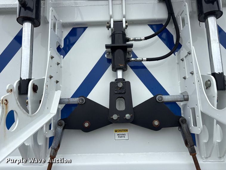 image for item EG9110 2009 Sterling L8500 sewer jetter truck