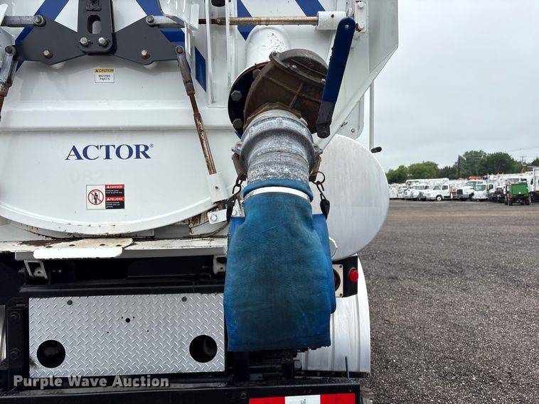 image for item EG9110 2009 Sterling L8500 sewer jetter truck