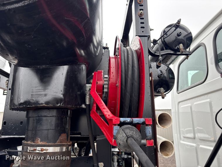 image for item EG9110 2009 Sterling L8500 sewer jetter truck
