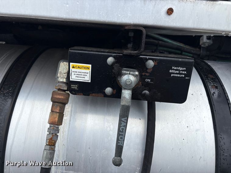 image for item EG9110 2009 Sterling L8500 sewer jetter truck
