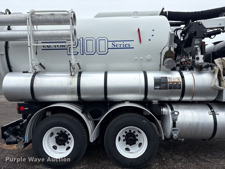 image for item EG9110 2009 Sterling L8500 sewer jetter truck