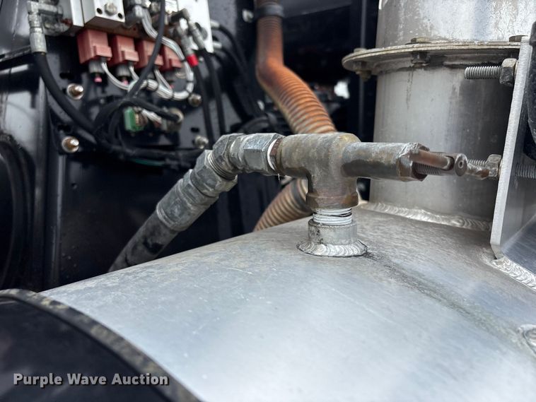 image for item EG9110 2009 Sterling L8500 sewer jetter truck