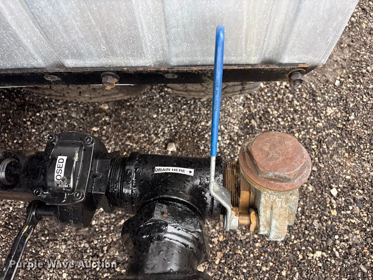 image for item EG9110 2009 Sterling L8500 sewer jetter truck