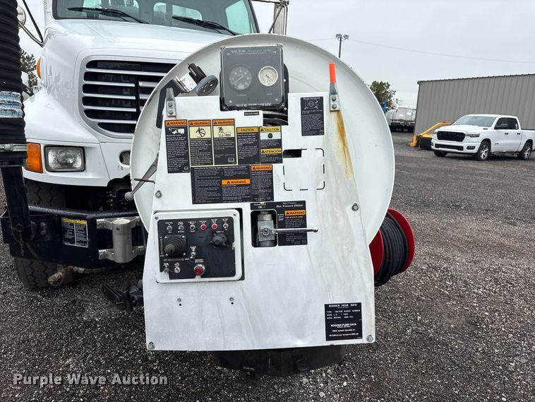 image for item EG9110 2009 Sterling L8500 sewer jetter truck